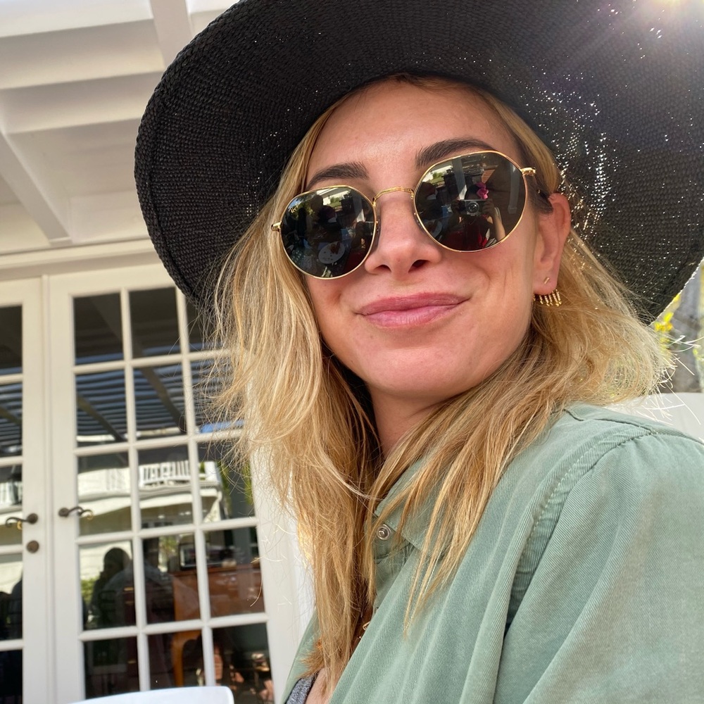 Meet your Posher, Nina